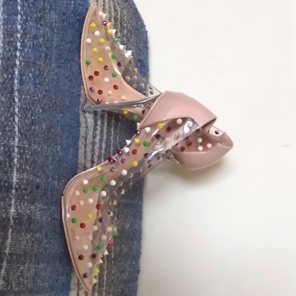 Dazzle pumps
